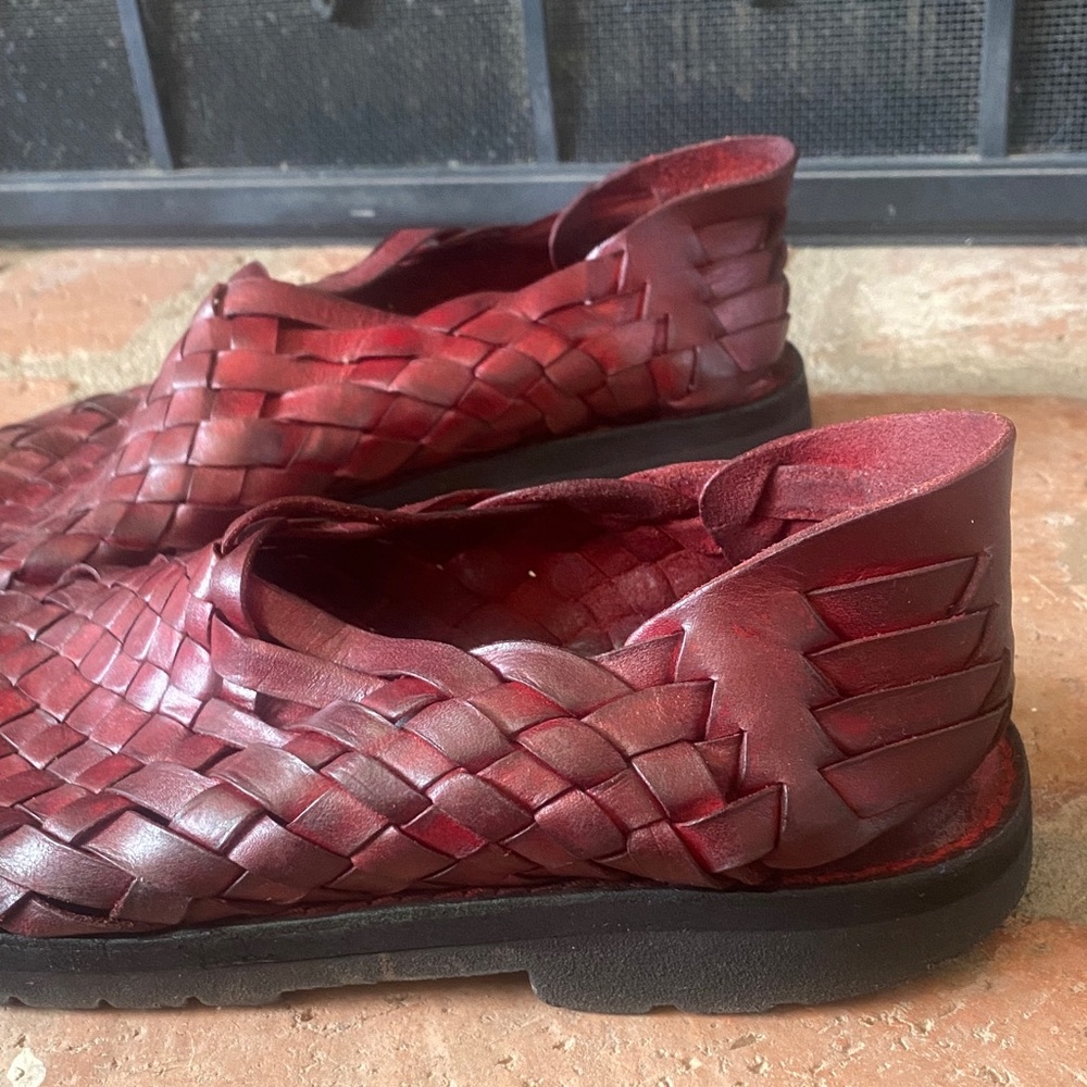 Women's Red Woven Leather Shoes - Picture 3 of 5
